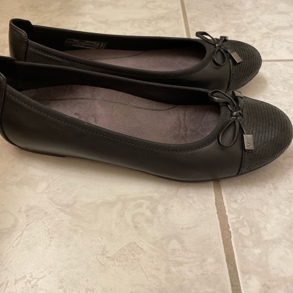 Vionic flats - Picture 2 of 4